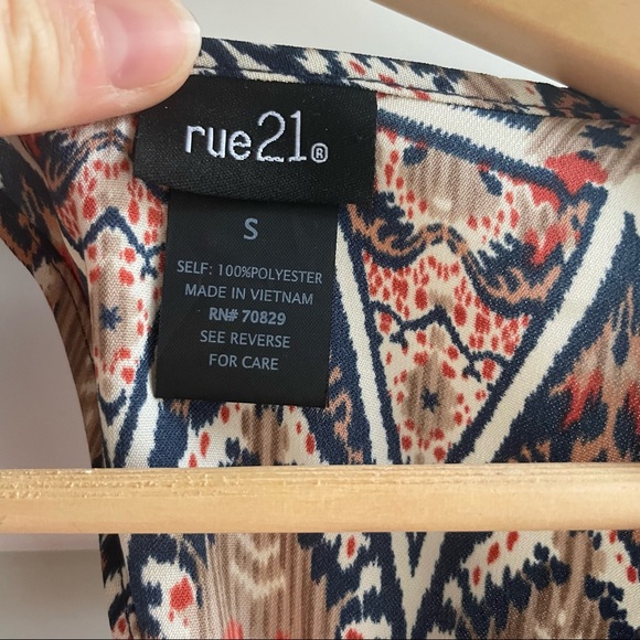 Rue 21 long sleeve patterned dress - Picture 3 of 4